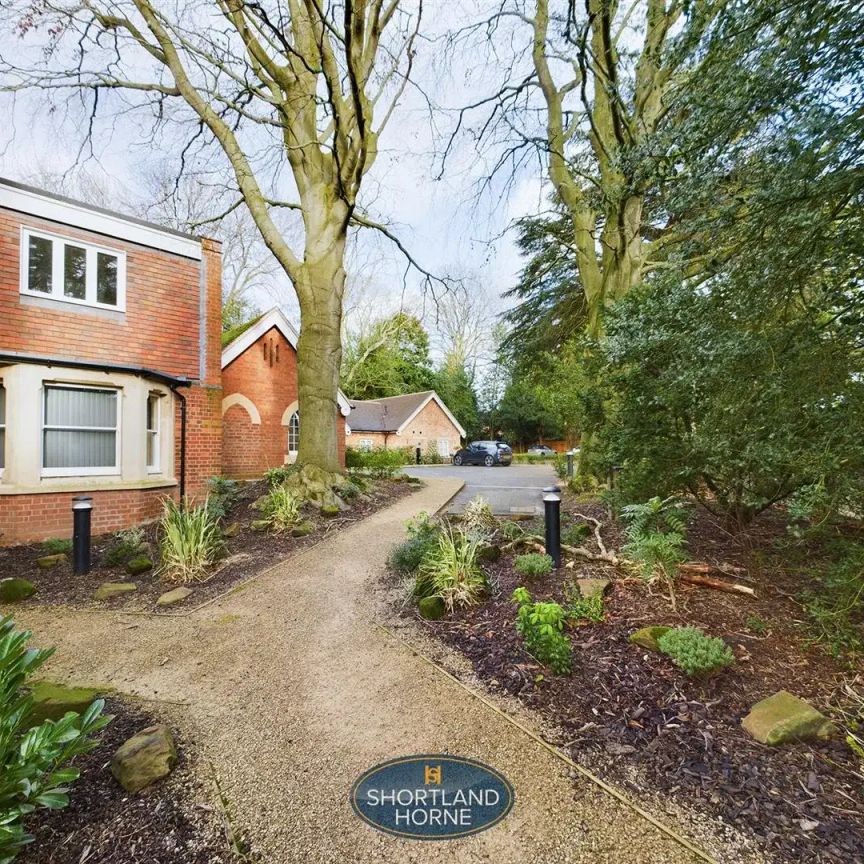 North Avenue, Stoke Green, Coventry - Photo 1