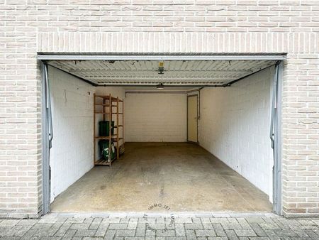 Centraal gelegen appartement met drie slaapkamers en garage - Foto 5