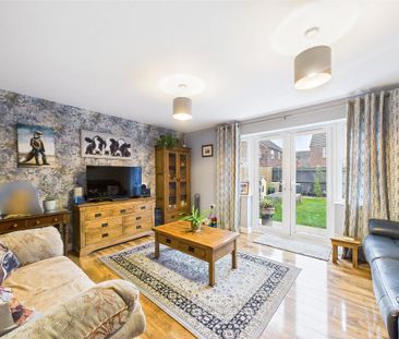 4 bedroom semi-detached house to rent - Photo 1