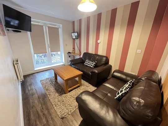 1 bedroom in a house share to rent - Photo 1