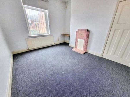 2 bed upper flat to rent in NE32 - Photo 2