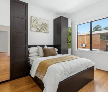 Stylish Townhouse Living in a Prime Eastern Suburbs Location - Photo 6