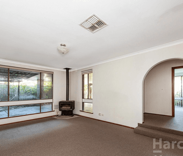 Spacious 4-Bedroom Home with Riverside Views - Photo 2