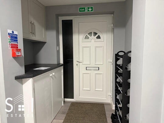 Studio to rent - Photo 1