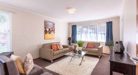 The interior is light and bright with easy care living. - Photo 2