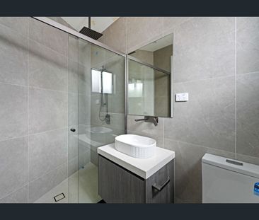 Modern & Stylish Granny Flat in a Convenient Oran Park Location - Photo 3