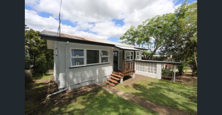 3 Bedroom with City views in great location - Photo 2