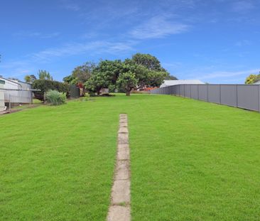 West Coffs Harbour Home – Lawn Maintenance Included - Photo 3