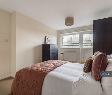 1 bedroom in a flat share to rent - Photo 5