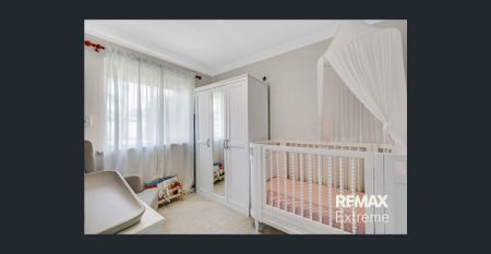 GREAT FAMILY HOME IN A CENTRAL LOCATION - Photo 3