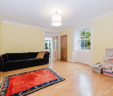 5 bedroom detached house to rent - Photo 3