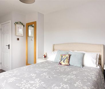 4 bedroom semi-detached house to rent - Photo 4