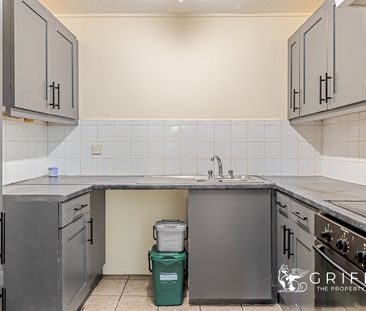 Burns Place, Tilbury, RM18 - Photo 6