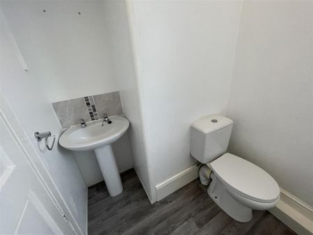 2 bed house to rent in Heywood Street, Blackburn, BB6 - Photo 5