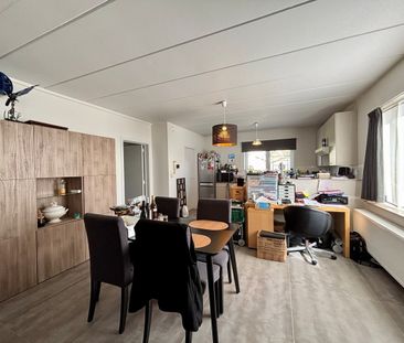Gelijkvloers appartement met garagebox en koer - Foto 3