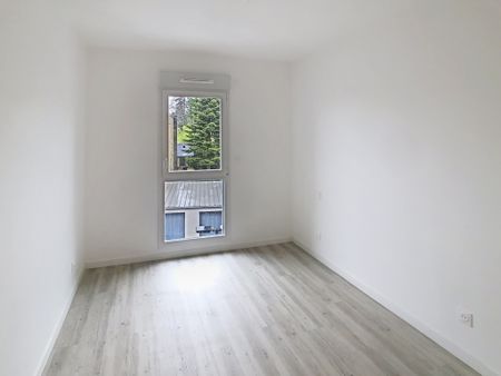 Location Appartement 3 pièces 69m² COUTANCES 50200 - Photo 3