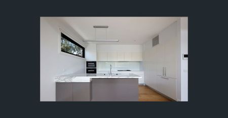 Bright Home In The Heart Of Hampton - Photo 3