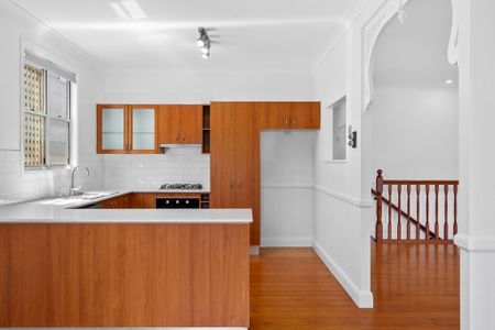 17 Bellavista Terrace, Paddington QLD 4064 - House For Rent | Domain - Photo 5