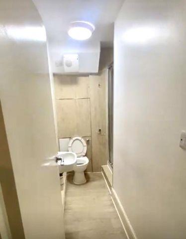 3 bedroom flat to rent - Photo 5