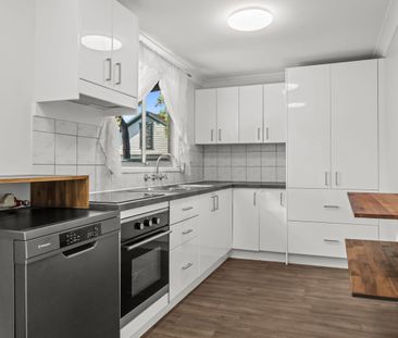 Charming Home with Wrap around Verandah - Photo 2