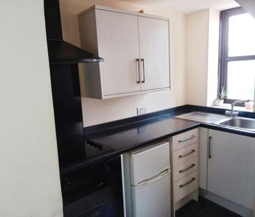 2 bedroom flat to rent - Photo 3