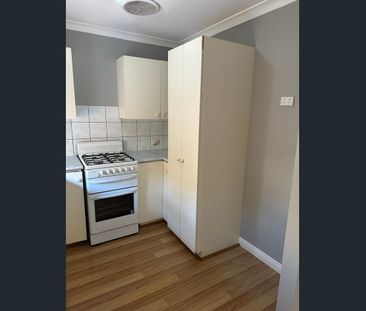 Low Maintenance One Bedroom Unit - Photo 4