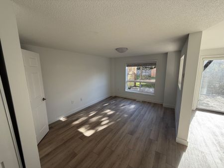 For Lease - 17 Hewitt Place, Barrie, Ontario - Photo 3