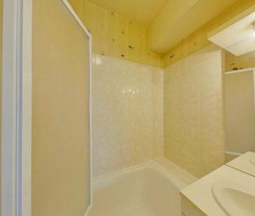 Location Appartement 2 pièces 46m² TOURS 37000 - Photo 4