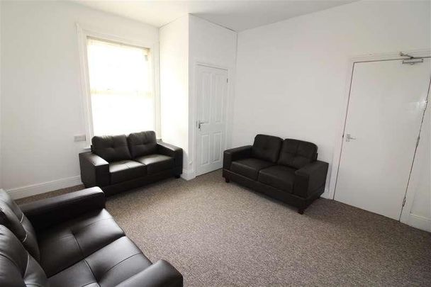 Hill Lane, Southampton, SO15 - Photo 1