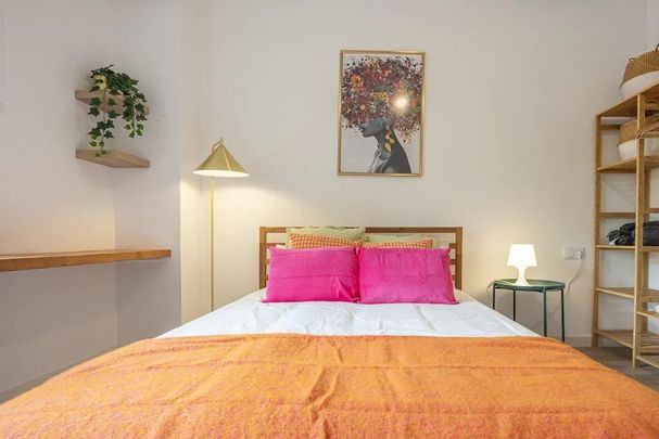 Carrer de Còrsega, Barcelona, Catalonia 08037 - Photo 1