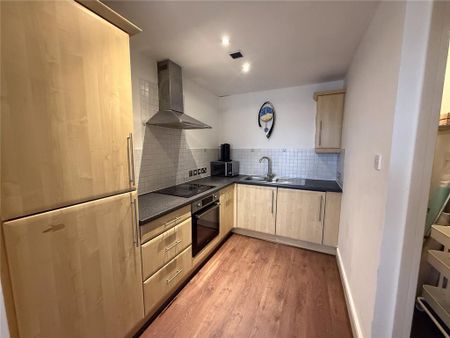 2 bedroom apartment to rent - Photo 5