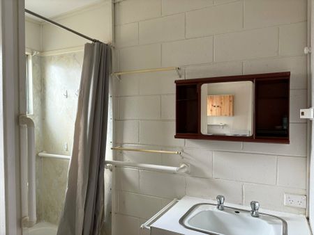 Cosy affordable 2 bedroom home in Wondai - Photo 5