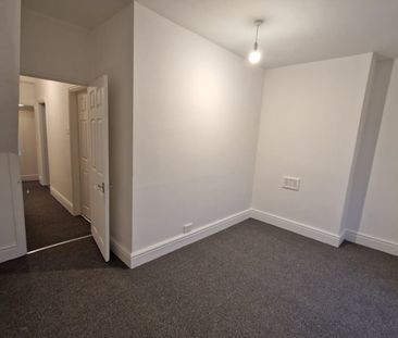 4 Bed Terraced House, Birkenhead Road, CH44 - Photo 3