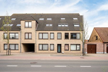 Zonnig en verrassend ruim appartement gelegen in Blommekens op enkele passen van de Markt van Eeklo! - Foto 3