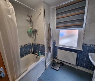 7 Bed Student Accommodation - Photo 5