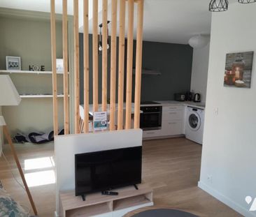 A LOUER APPARTEMENT MEUBLE T2 LAVAL - Photo 1