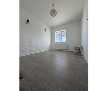 2 bedroom maisonette to rent - Photo 2