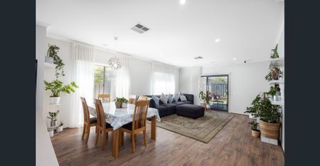 Near New 4 Bedroom Home in Prime Craigieburn Location - Photo 4