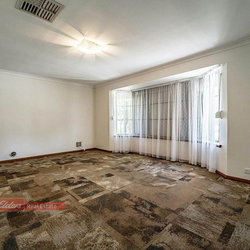 CUL DE SAC LIVING ON ROSS COURT!!! - Photo 1