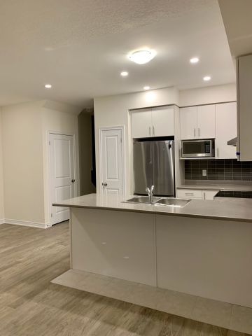 For Lease - 4 Foothills Lane, Hamilton, Ontario - Photo 2