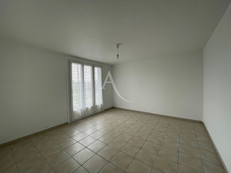 Location Appartement 3 pièces 58m² FONTENAY LE COMTE 85200 - Photo 2