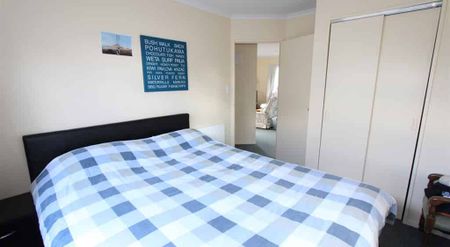 Cute and Private Two Bedroom House - Photo 2