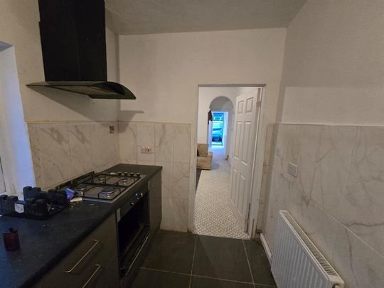 3 bedroom terraced house to rent - Photo 1