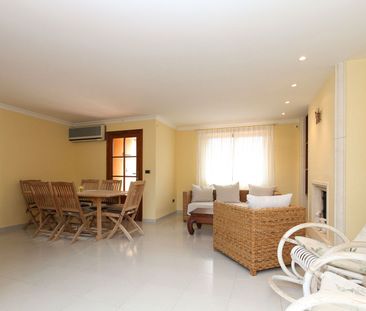 Casa o chalet de alquiler en Carrer Tulipá, El Montgó - Photo 1