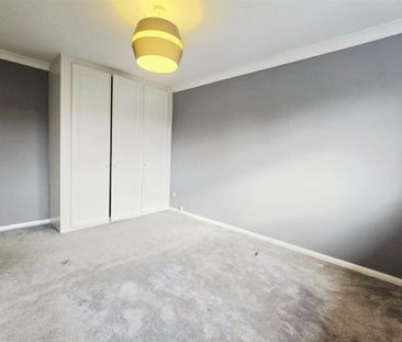 3 bedroom end of terrace house to rent - Photo 4