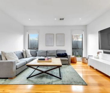 Spacious Modern Living - Photo 3