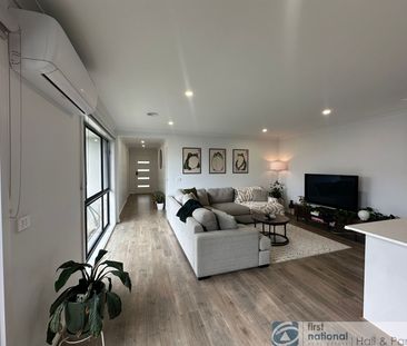7 Redmill Terrace, Cranbourne East - Photo 1