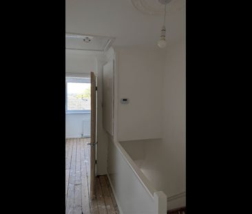 3 Bed End Terrace, Ramshead Crescent, LS14 - Photo 2