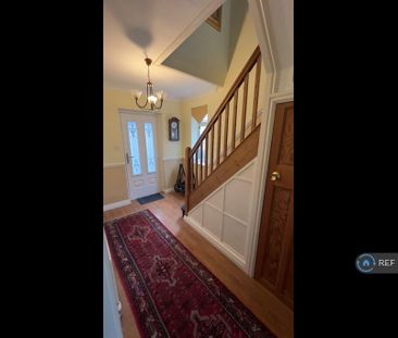 3 bedroom semi-detached house to rent - Photo 5