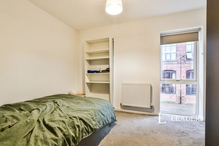 house to rent Elisabeth Gardens, SK5 - Photo 3